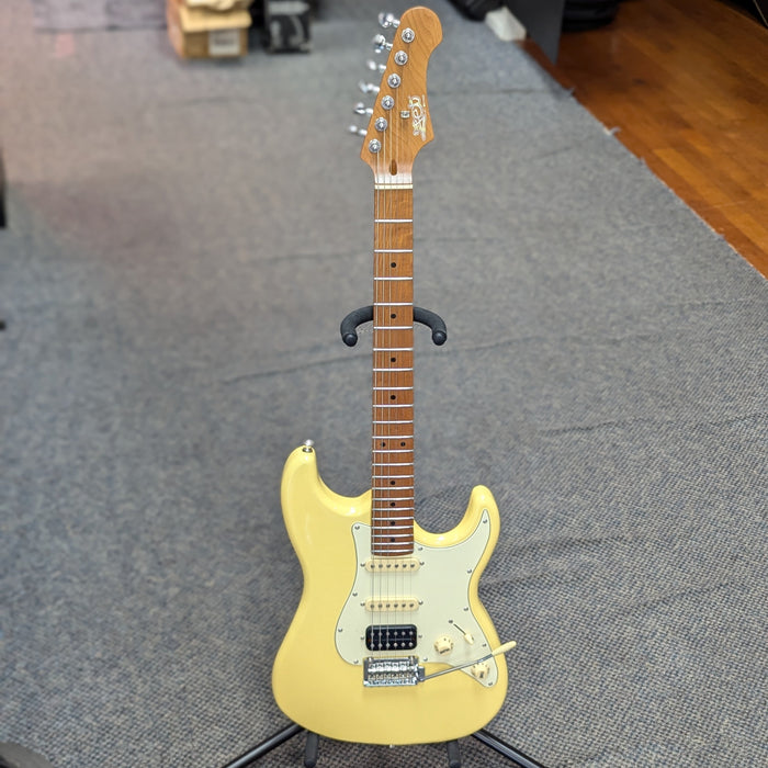 JET Guitars JS-400 VYW Solidbody Strat-Style Guitar - Vintage Yellow HSS, Roasted Maple Neck