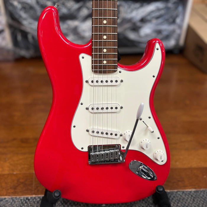 USED 2002 Fender USA Stratocaster in Red w/ OHSC