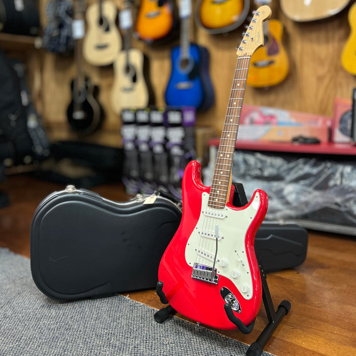 USED 2002 Fender USA Stratocaster in Red w/ OHSC