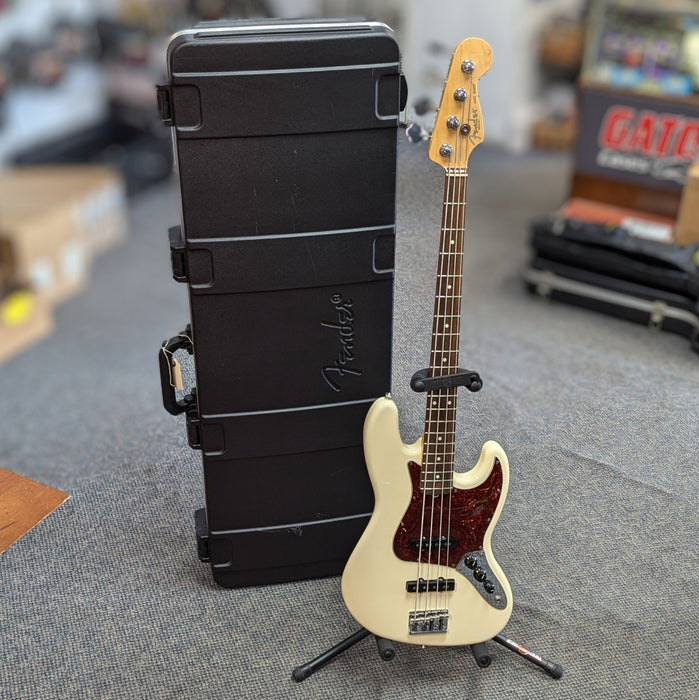 USED 2009 Fender USA  Jazz Electric Bass with Case