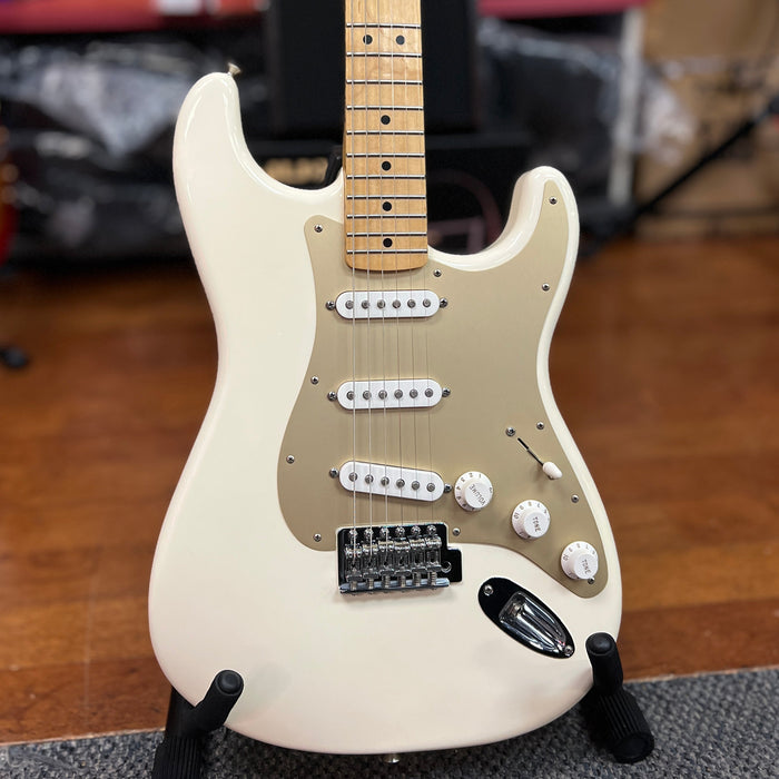 USED 2015 Fender MIM Standard Stratocaster, Arctic White, Maple Fingerboard w/ Bag