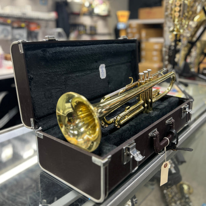 USED AS IS Yamaha YTR-2320 Bb Student Trumpet Outfit, Japan (Serial # 202551)