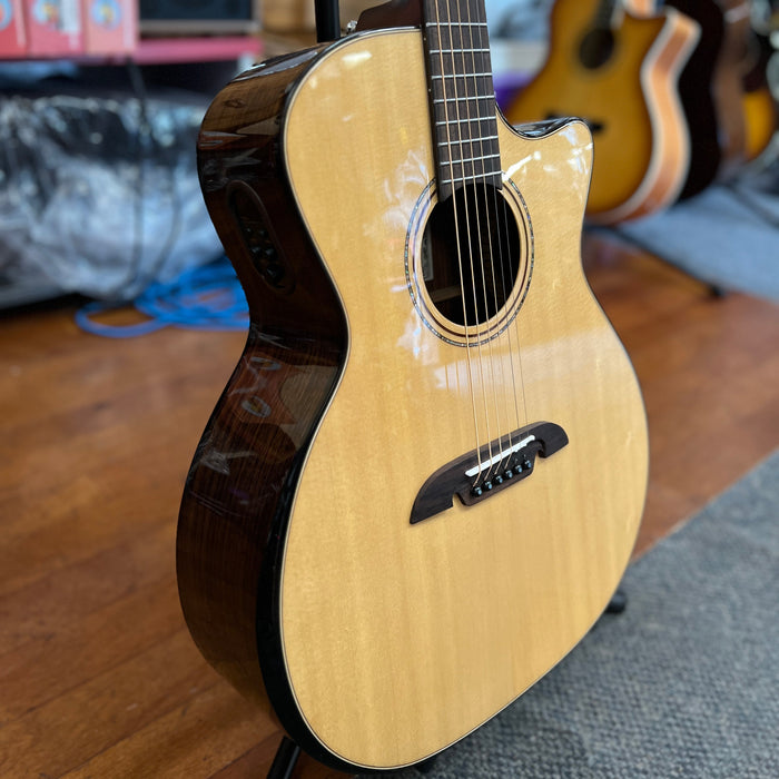 USED Alvarez AEG70CE Grand Auditorium Acoustic-Electric Guitar, Natural