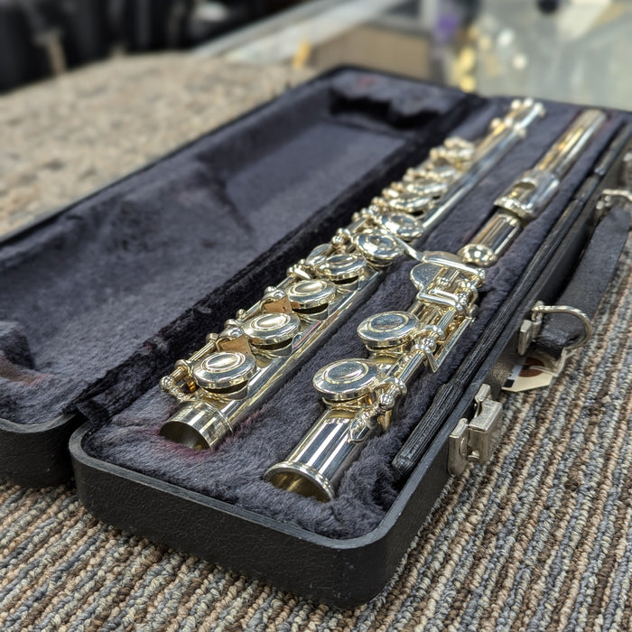 USED Armstrong 104 Flute Outfit SN 7268400