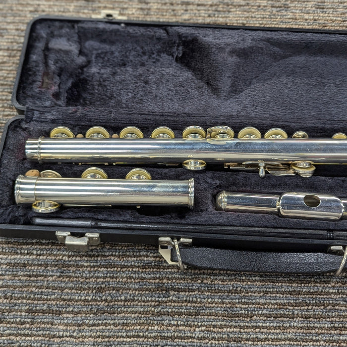 USED Armstrong 104 Flute Outfit SN 7268400