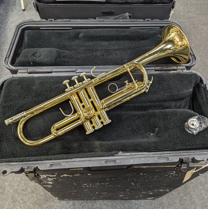 USED Bach TR300 Student Trumpet Outfit w/ Case & 7C Mouthpiece