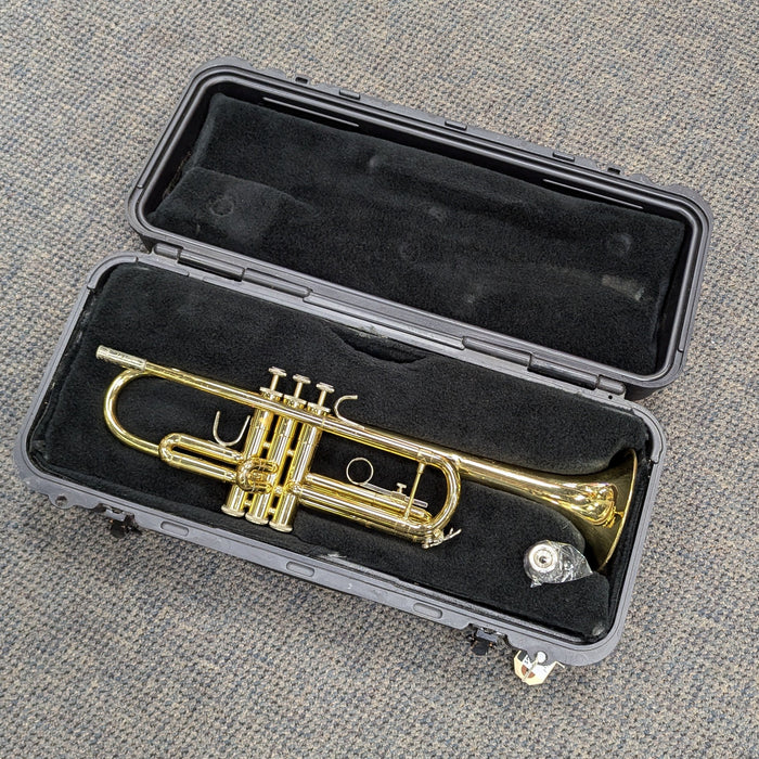 USED Bach TR300 Student Trumpet Outfit w/ Case & 7C Mouthpiece