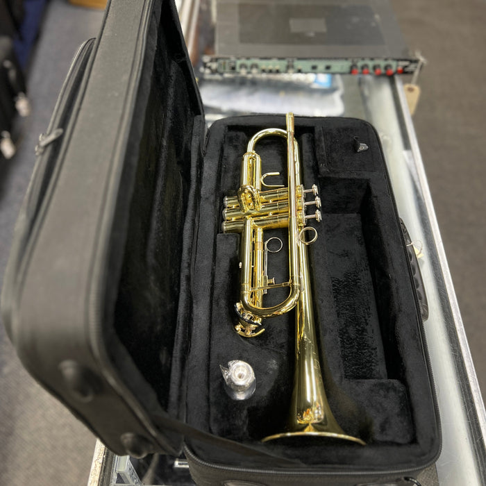 USED Bach USA TR300H2 Student Trumpet (272633)