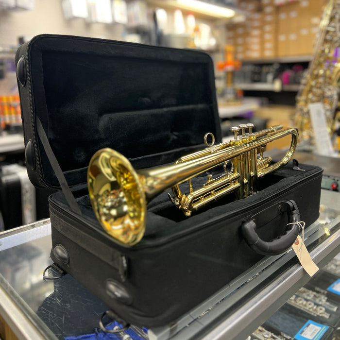 USED Bach USA TR300H2 Student Trumpet (272633)