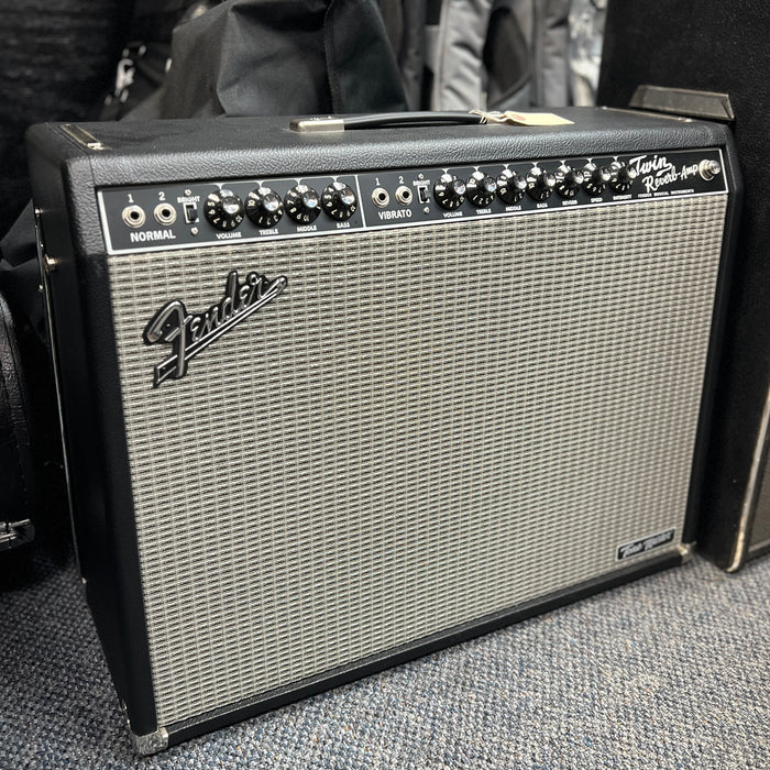 USED Fender Tone Master Twin Reverb 2 x 12-inch 200-watt Combo Amp w/ Footswitch and Cover