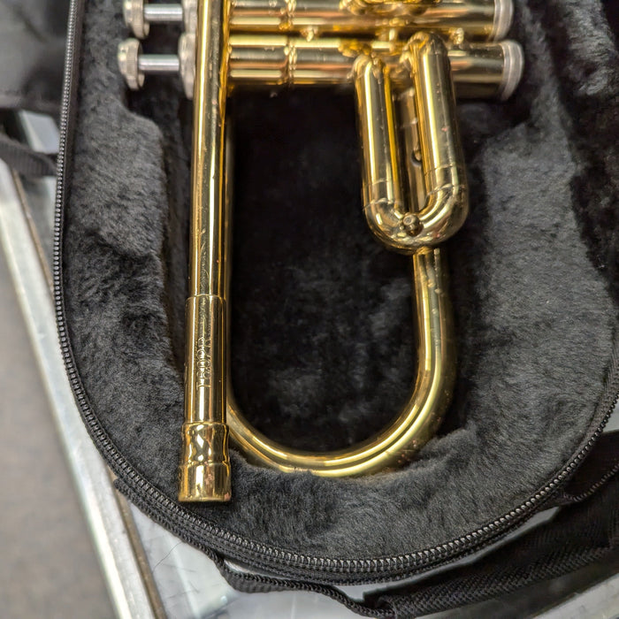 USED Holton T602 Student Trumpet Outfit, (Serial #007867)