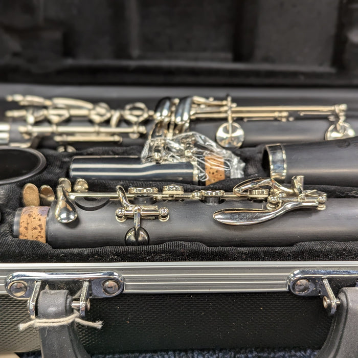 USED Jupiter JCL700N Bb Clarinet Outfit (DE53086)