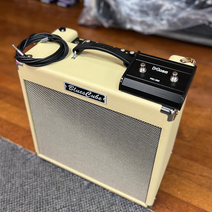 USED Roland Blues Cube Hot 30-watt 1 x 12-inch Combo Amplifier, Vintage Blonde