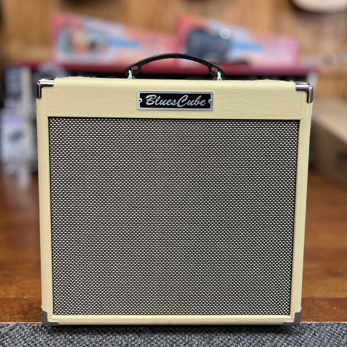 USED Roland Blues Cube Hot 30-watt 1 x 12-inch Combo Amplifier, Vintage Blonde