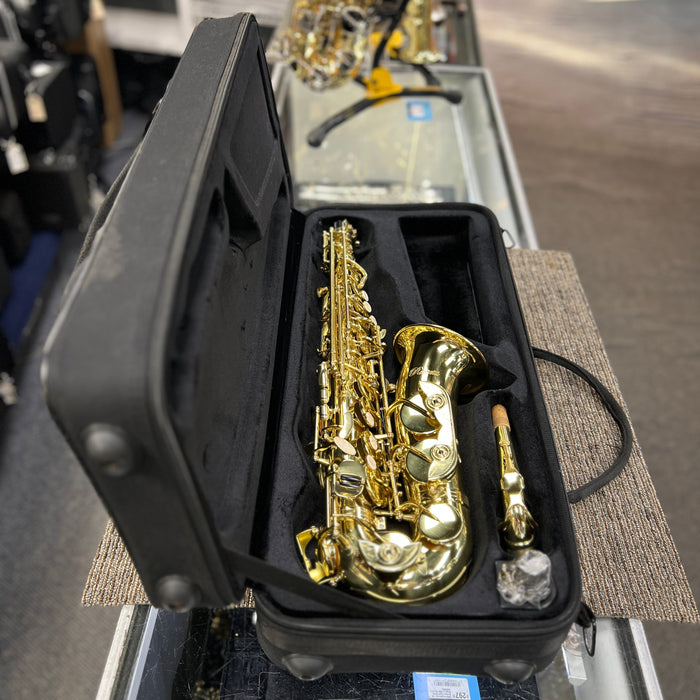 USED Rossetti Student Alto Saxophone Outfit (SL040522010)