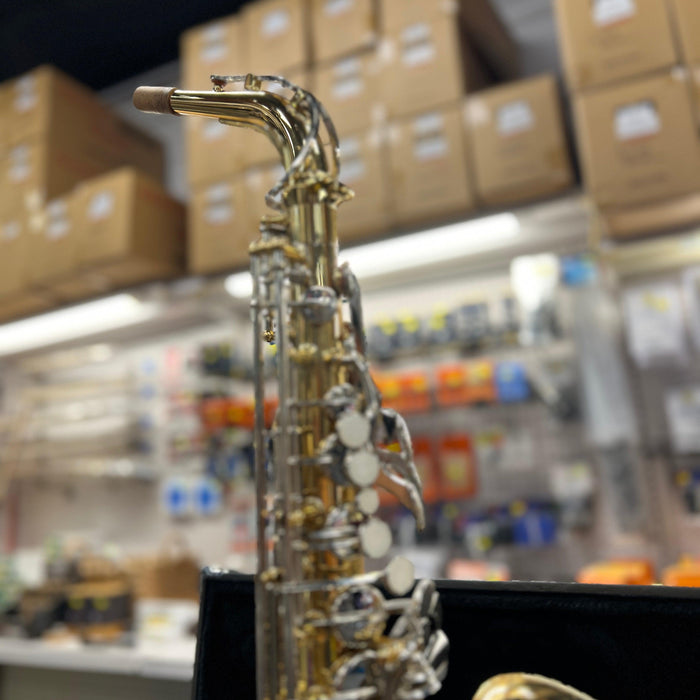 USED Yamaha YAS-26 Alto Saxophone Outfit (M26545)