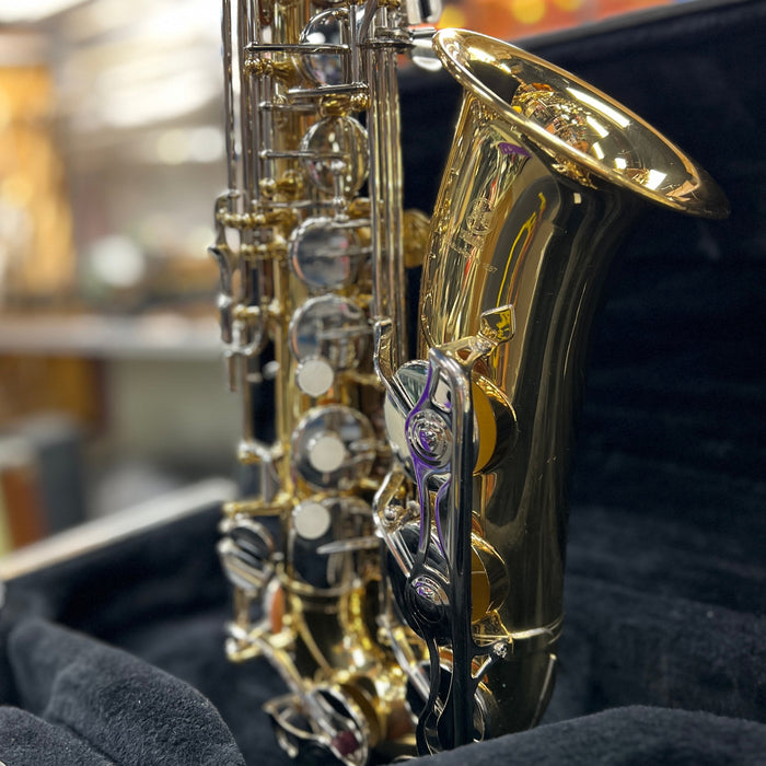 USED Yamaha YAS-26 Alto Saxophone Outfit (M26545)